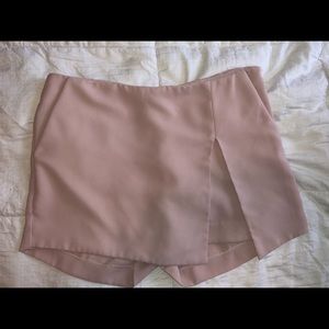 Express light pink skort, size 10